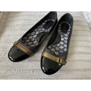 BØC Børn Masia Ballet Flats‎ Patent Leather Black Cap Toe Gold Strap ~ 6.5